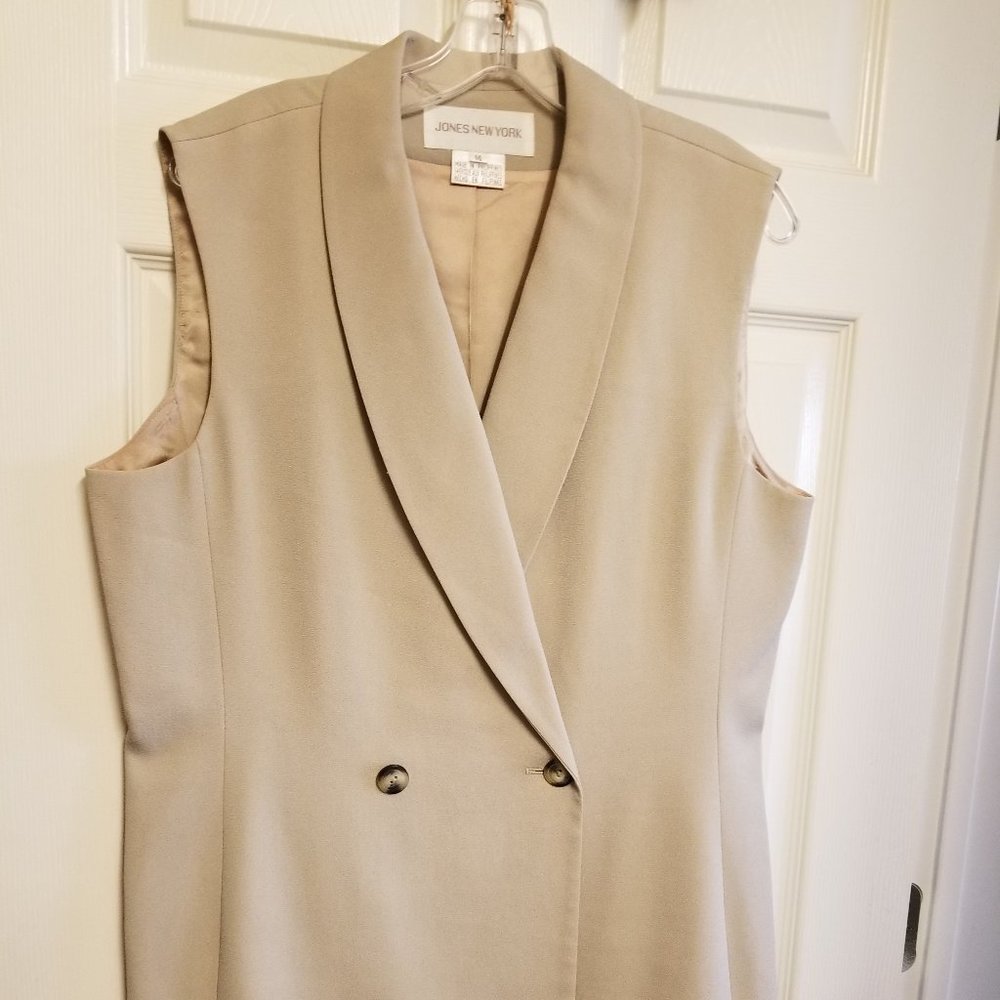 Jones New York 2-piece Skirt Suit